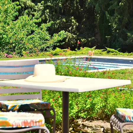 D'hotes La Salutiere - Piscine فندق مبيت وإفطار